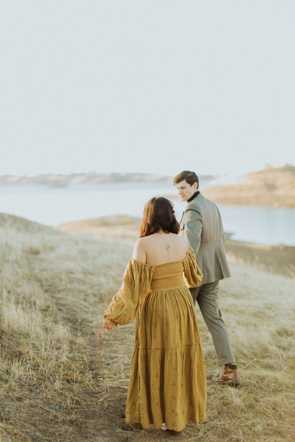 Greenville-South-Carolina-wedding-photographer-romantic-field-lake-session.jpg