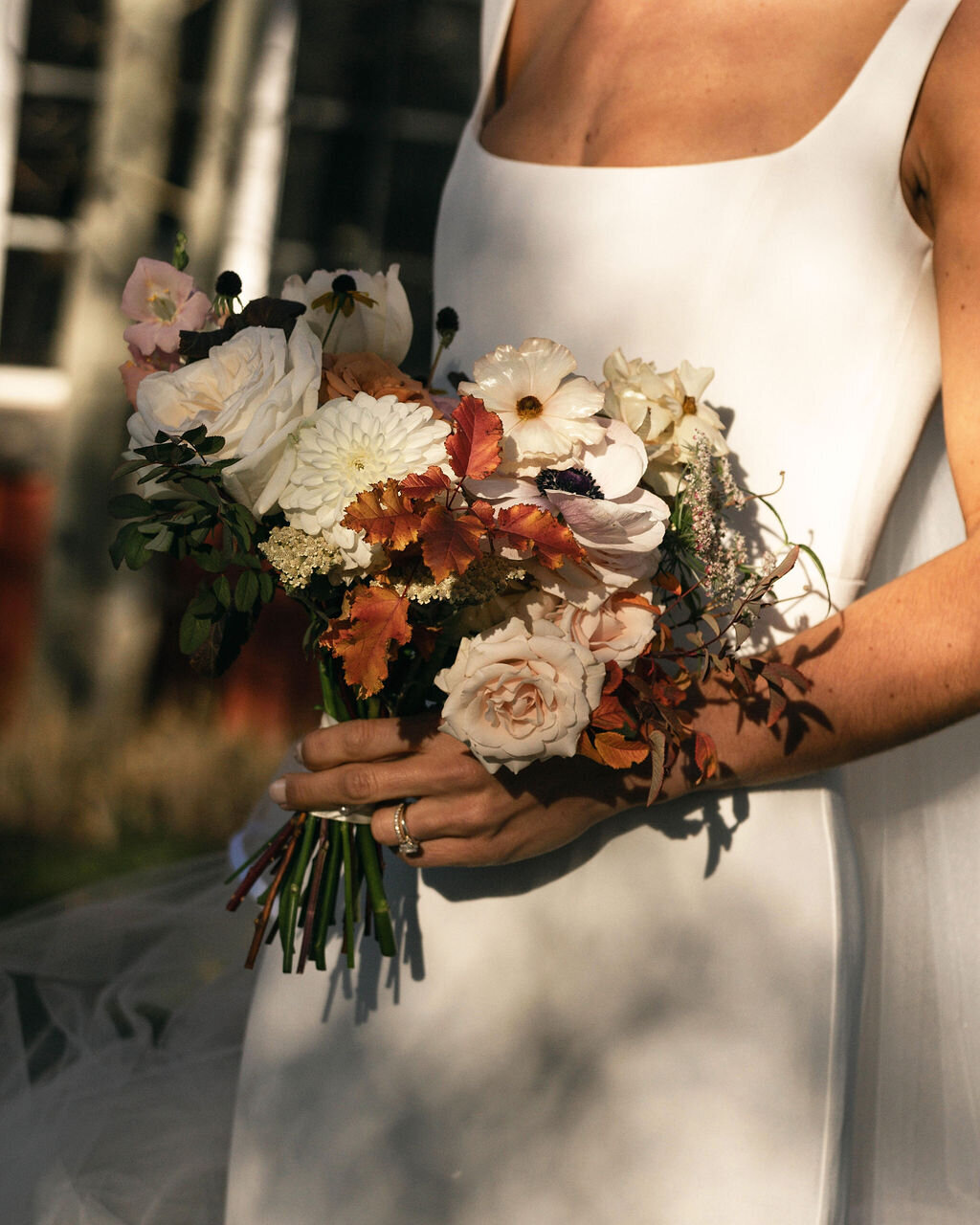 Ivory-and-orange-pink-bridal-bouquet-fall