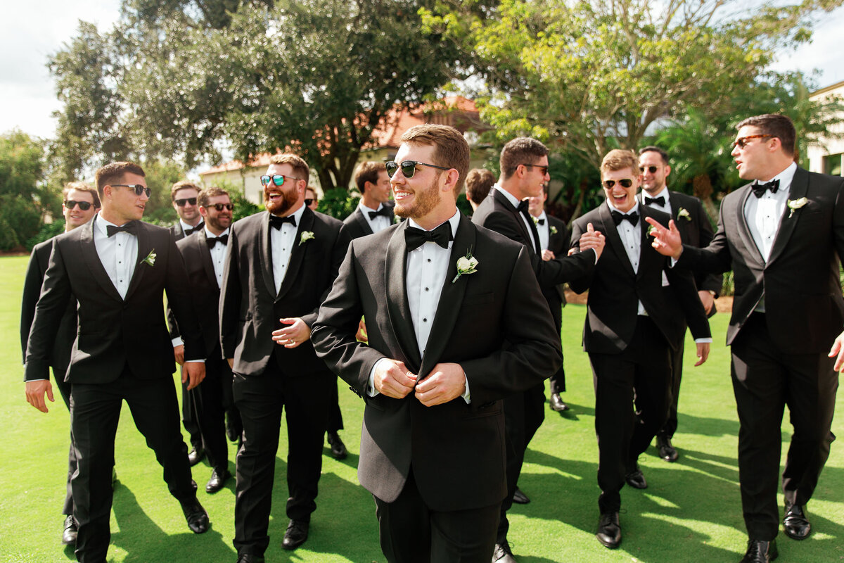 101-groomsmen-interlachen-country-club-28-north-photography