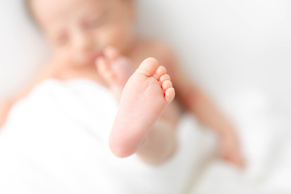 Newborn-photographer-in-savannah-17