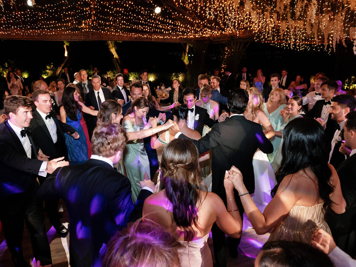 Chic-Island-Art-And-Taste-The-Residence-Wedding-122
