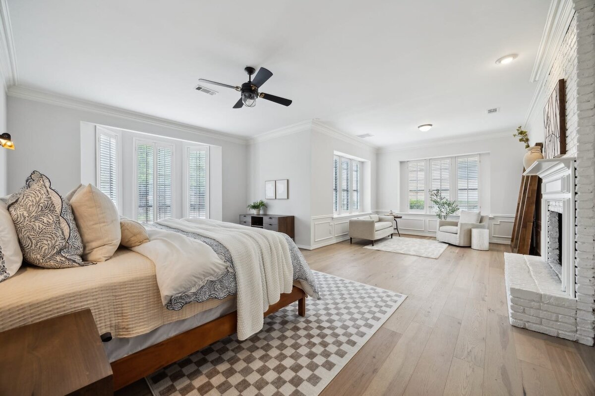 17828_cedar_creek_canyon_dr_dallas_tx_primary_bedroom_with_fireplace_and_sitting_area_-_haven_realty_group