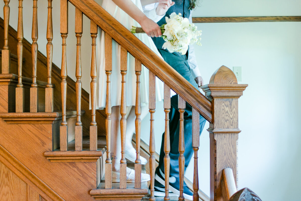 couple-walking-down-the-stairs