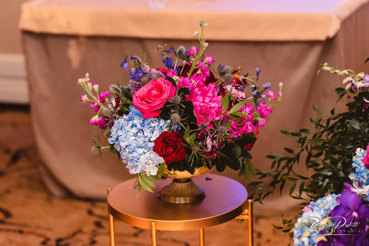 colorful-wedding-centerpiece-flowers-glen-island-harbour-club-ny-enza-events