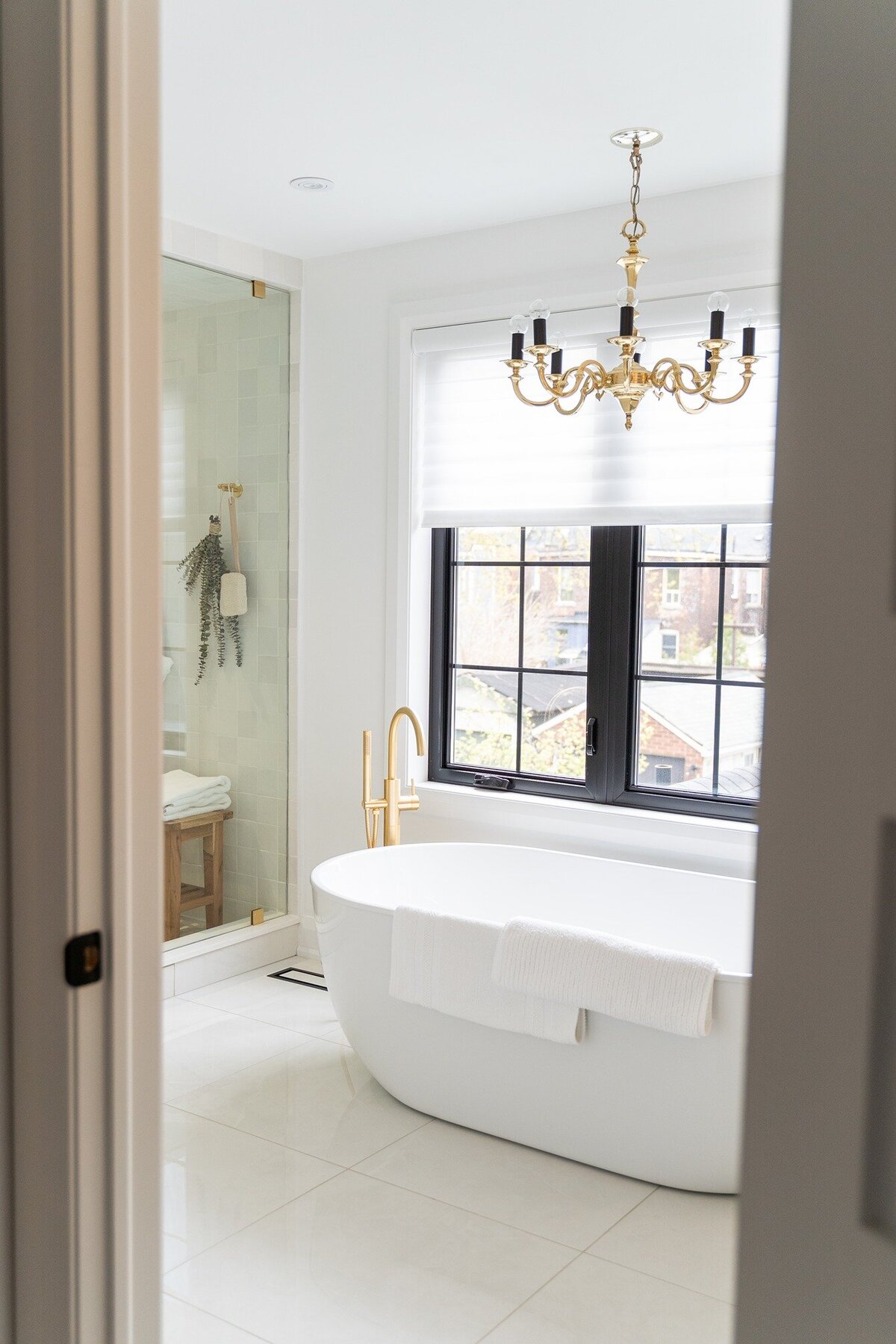 bathroom-tub-design-interior-designer