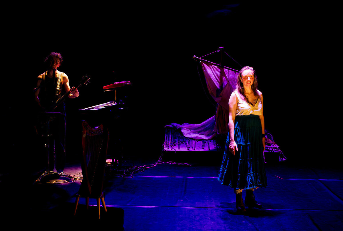 MATTEA Idée originale, interprétation Alexandra Lacour : texte Laura Léoni : mise en scène Sébastien Bonnabel : concept musical et sonore Alexandra Lacour, Ulysse Chaffin_4080142-Enhanced-NR