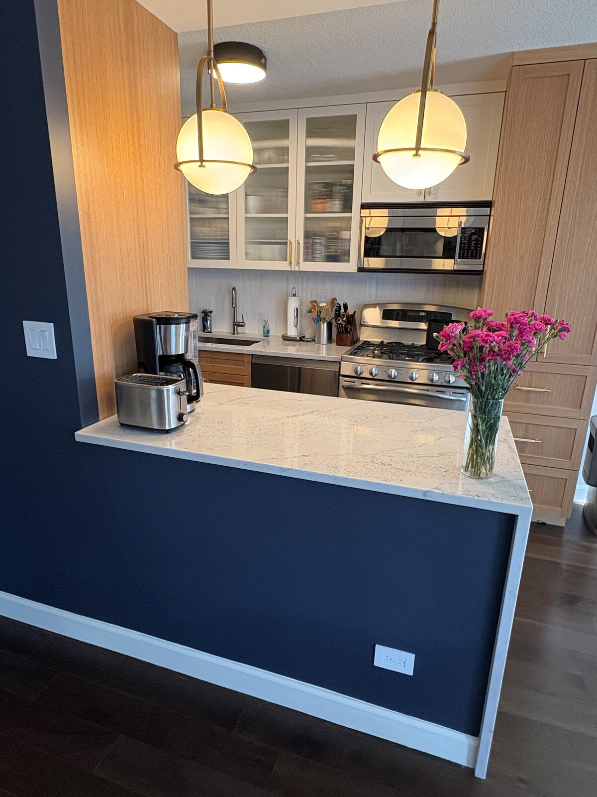 Jeengi-NYC-kitchen-lighting