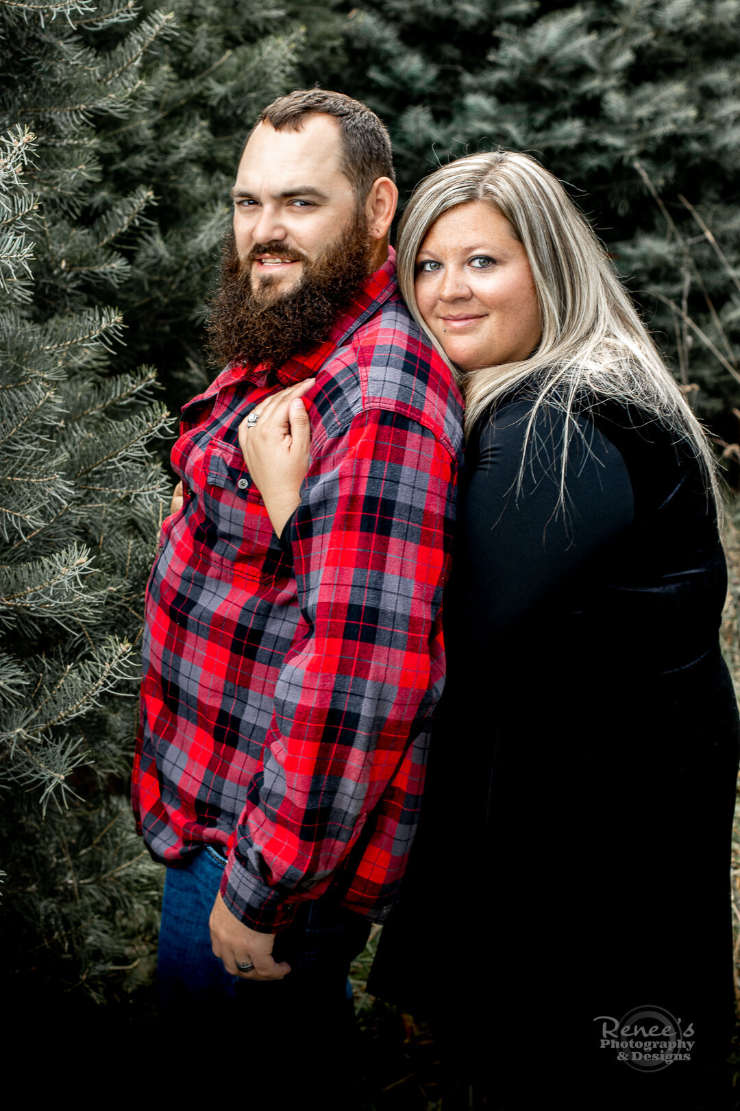 renees-photography-and-designs_christmas-tree-farm_family-children-photoshoot_new-river-valley_blue-ridge-mountains-sm-1737