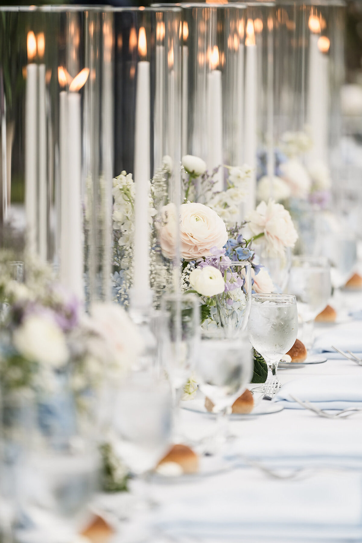 A classic black tie garden wedding at Planterra Conservatory in West Bloomfield Michigan by Kari Dawson20