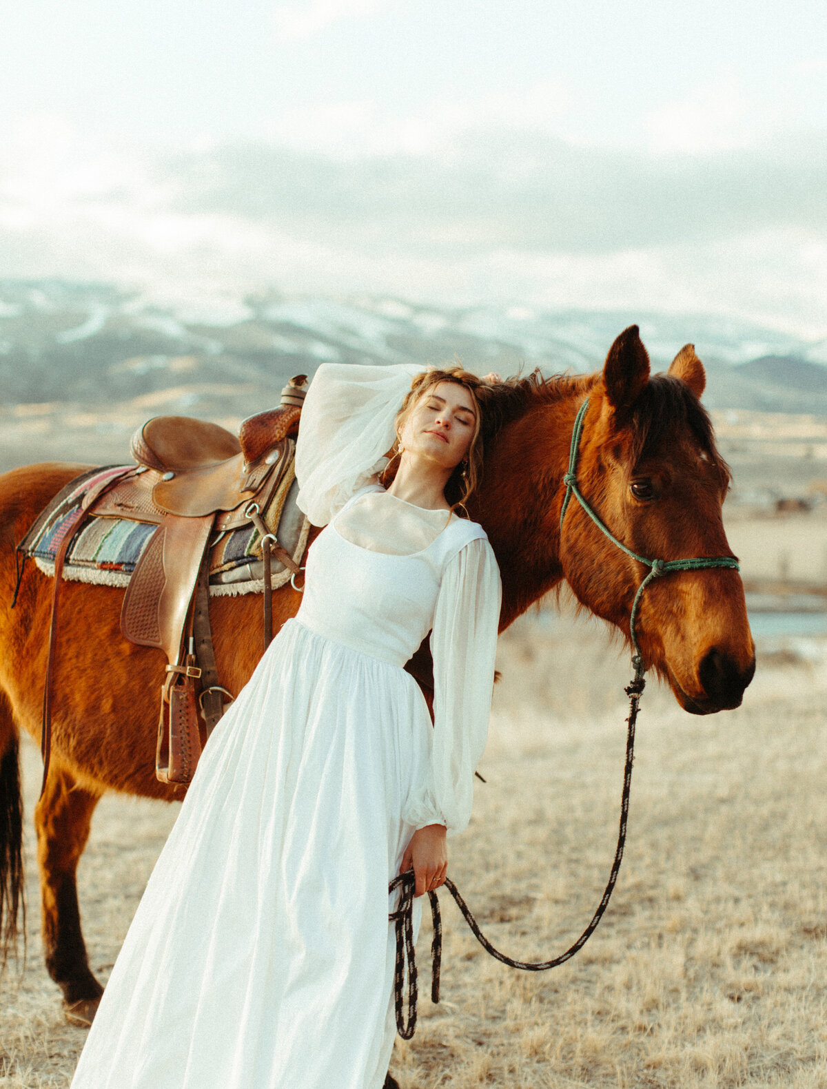 bozeman-montana-sage-lodge-mountain-wedding-elopement-horses-bride-bridal-portraits-boho-2