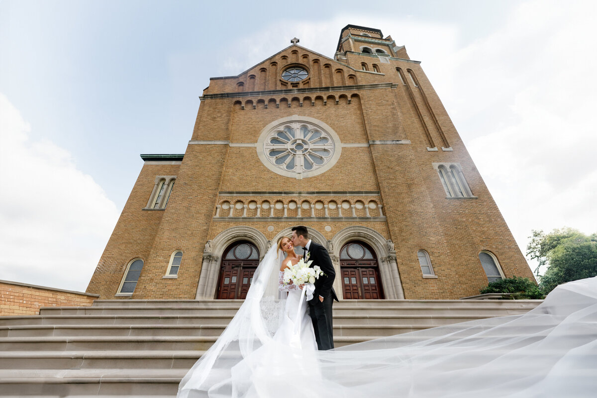 Aspen-Avenue-Chicago-Wedding-Photograper-Ohana-Event-The-Monte-Bello-Estate-Joey-Claeyssen-Erin-Graham-VWidon-Vintage-Editorial-Timeless-85