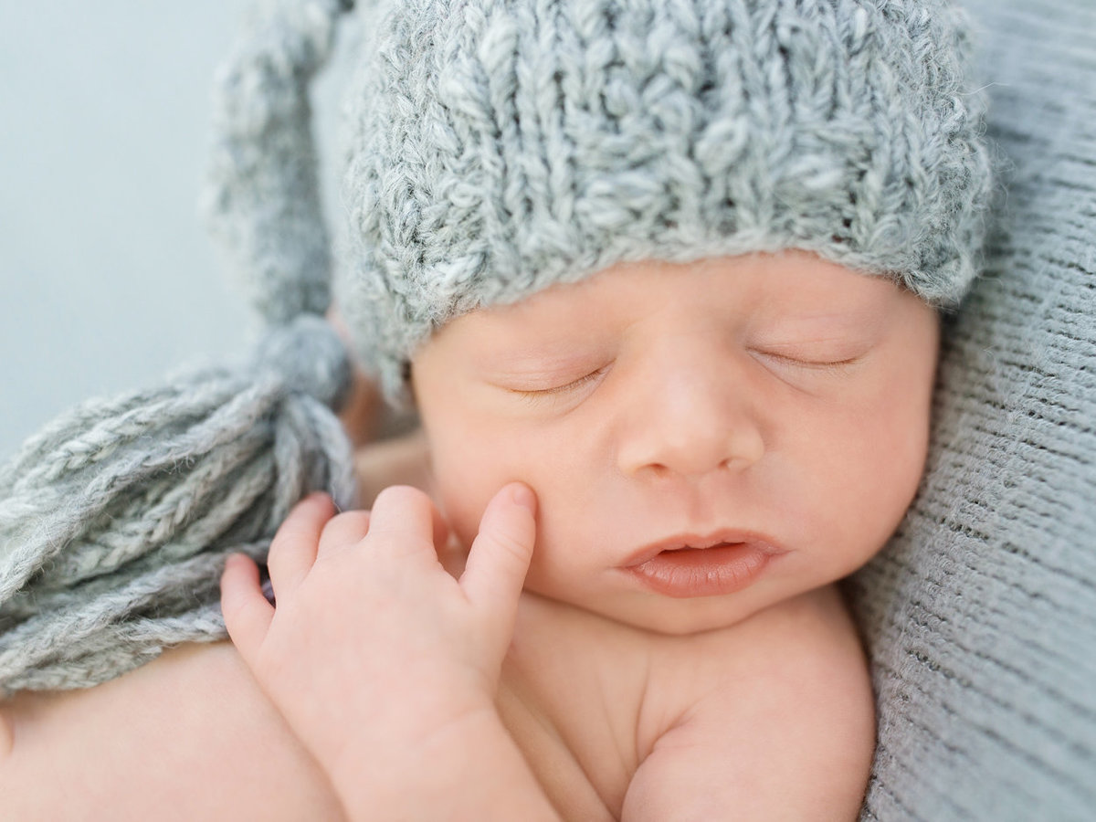 newborns in hats341