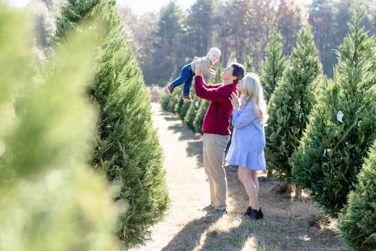 ChristmasTreeFarmMiniSessionGreenvilleSCJennyMacyPhotography-KellyB-22