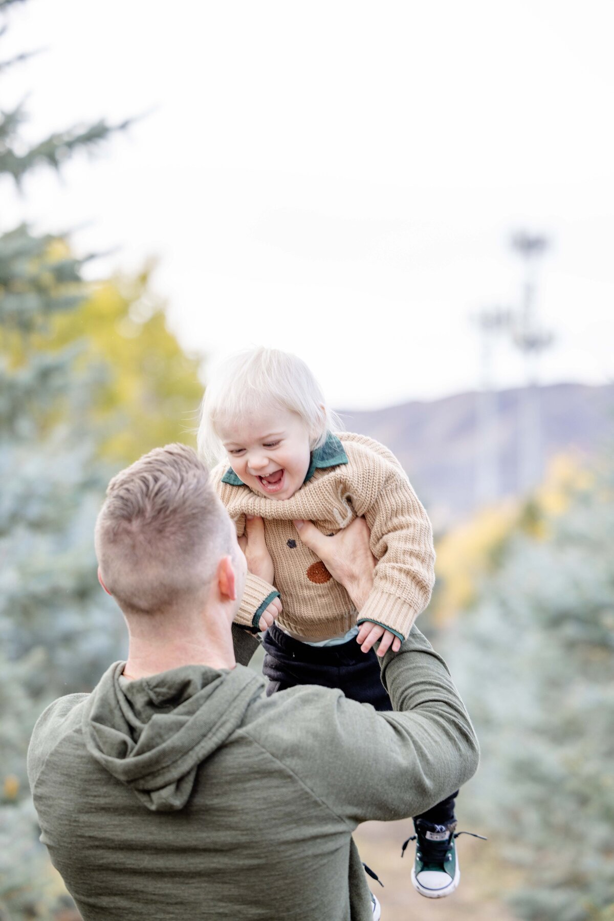 Utah-County-UT-Christmas-Tree-Farm-Mini-Session-Magnolia-and-Grace-Photography-Co-AshbyilyinJ-# (1)-26
