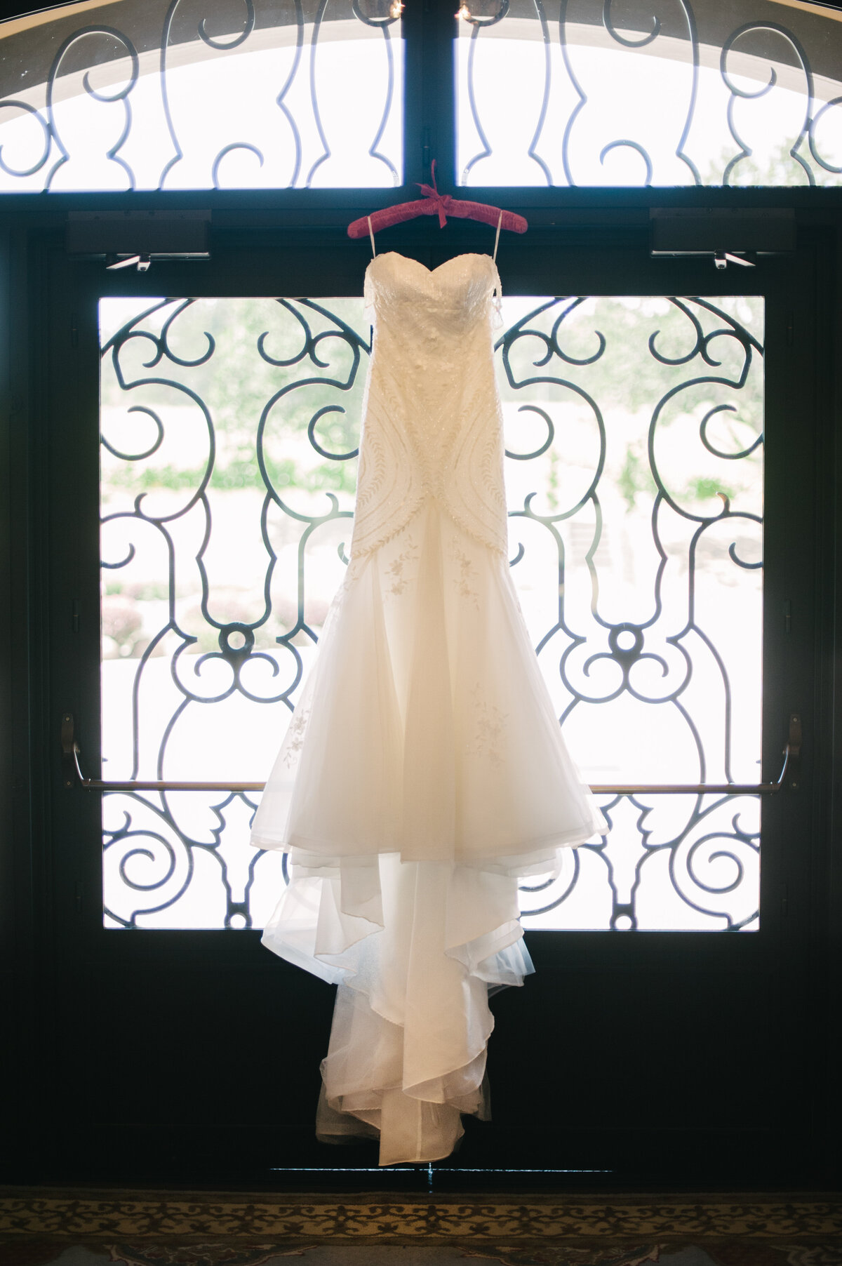 bridal-prep-at-zenith-vineyard