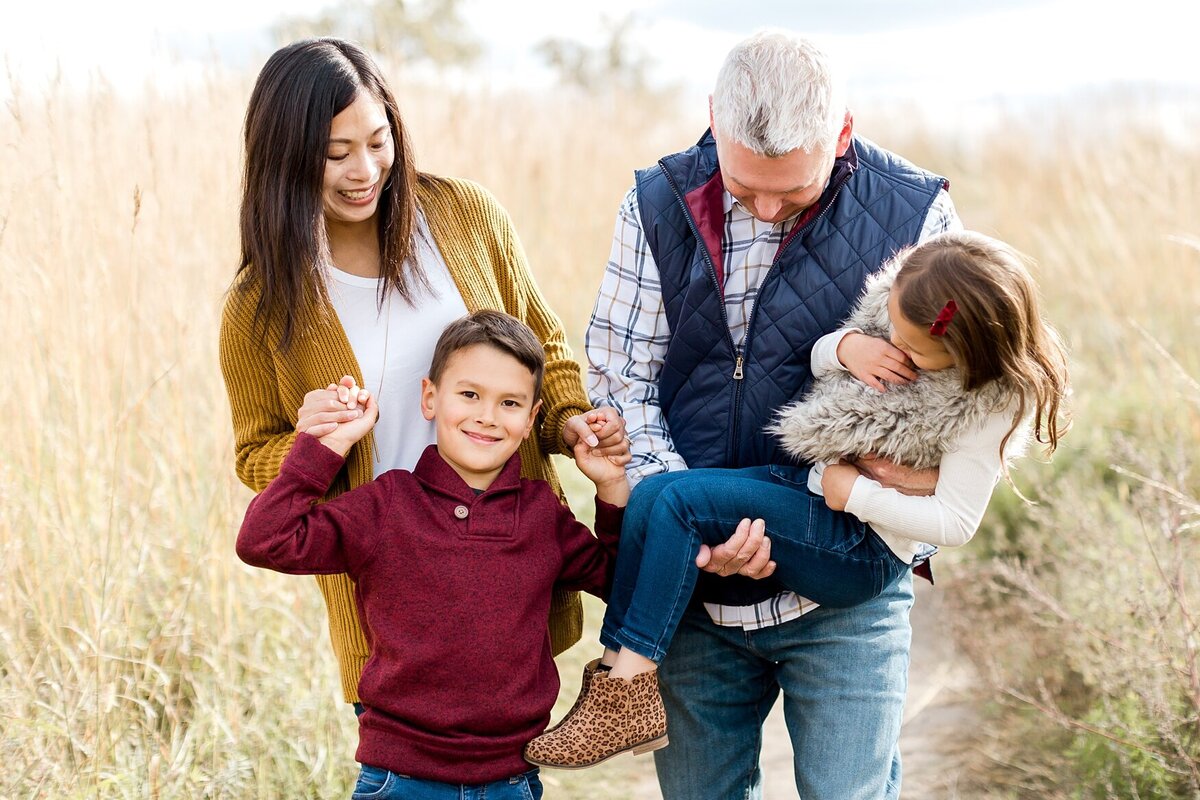 edina-family-little-kids-holiday-card-photos-fall-mini_0001