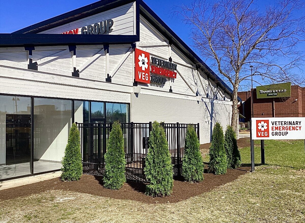 Completed commercial building with welded steel roof structure and rooftop unit installation performed by certified welders in St. Peters, Missouri.