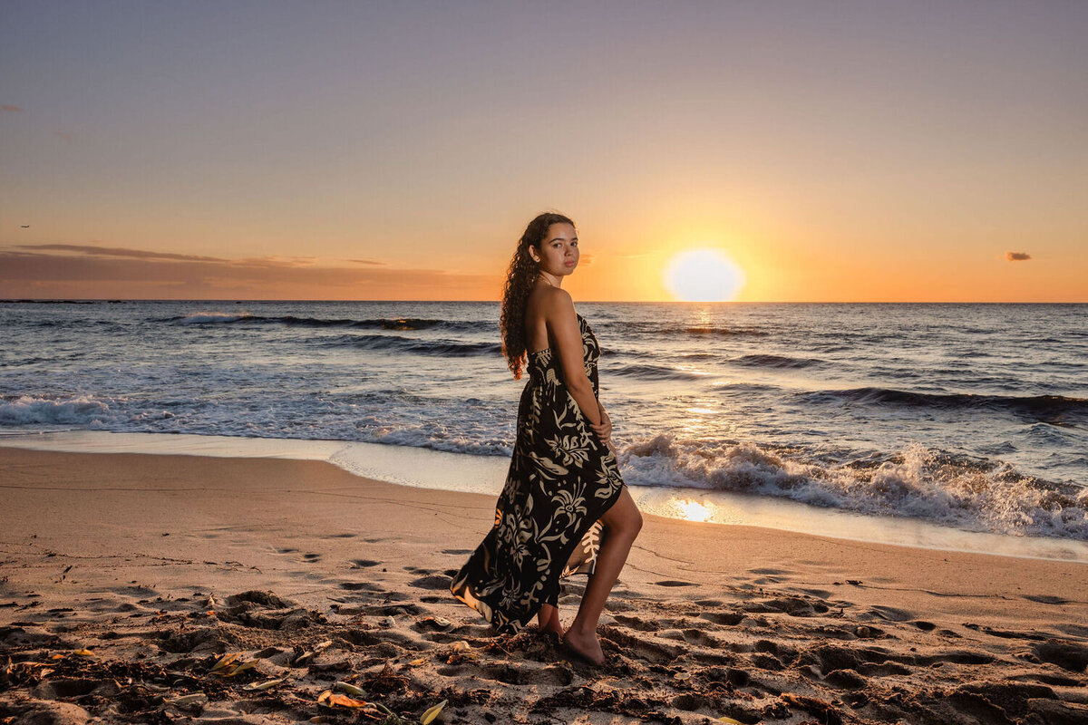 Senior-Photos-Kukio-Beach-Hawaii (21)