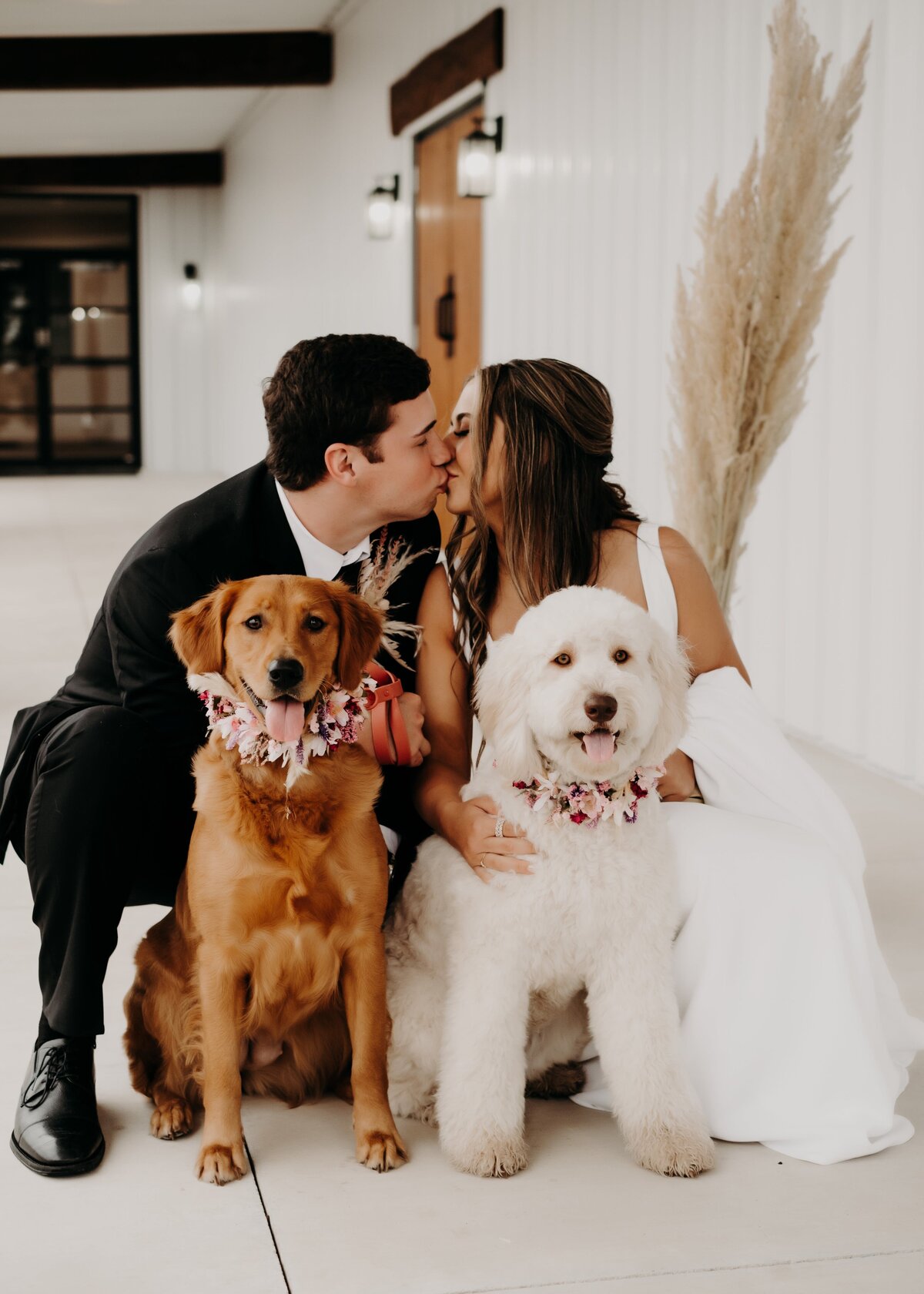 6789623a8ae0c8003ac2434e_winter_wedding_bride_and_groom-23.jpg