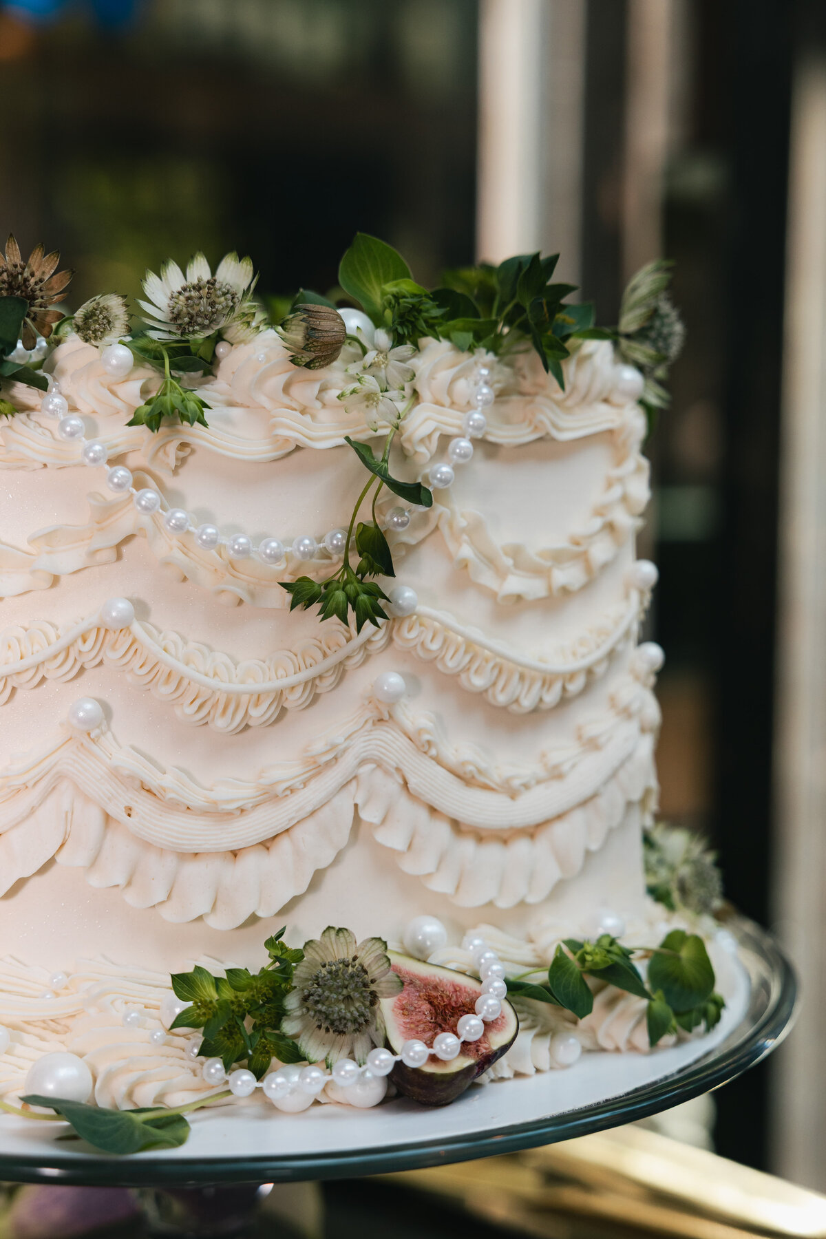 Austin Texas Wedding Photographer captures wedding cake design. 
