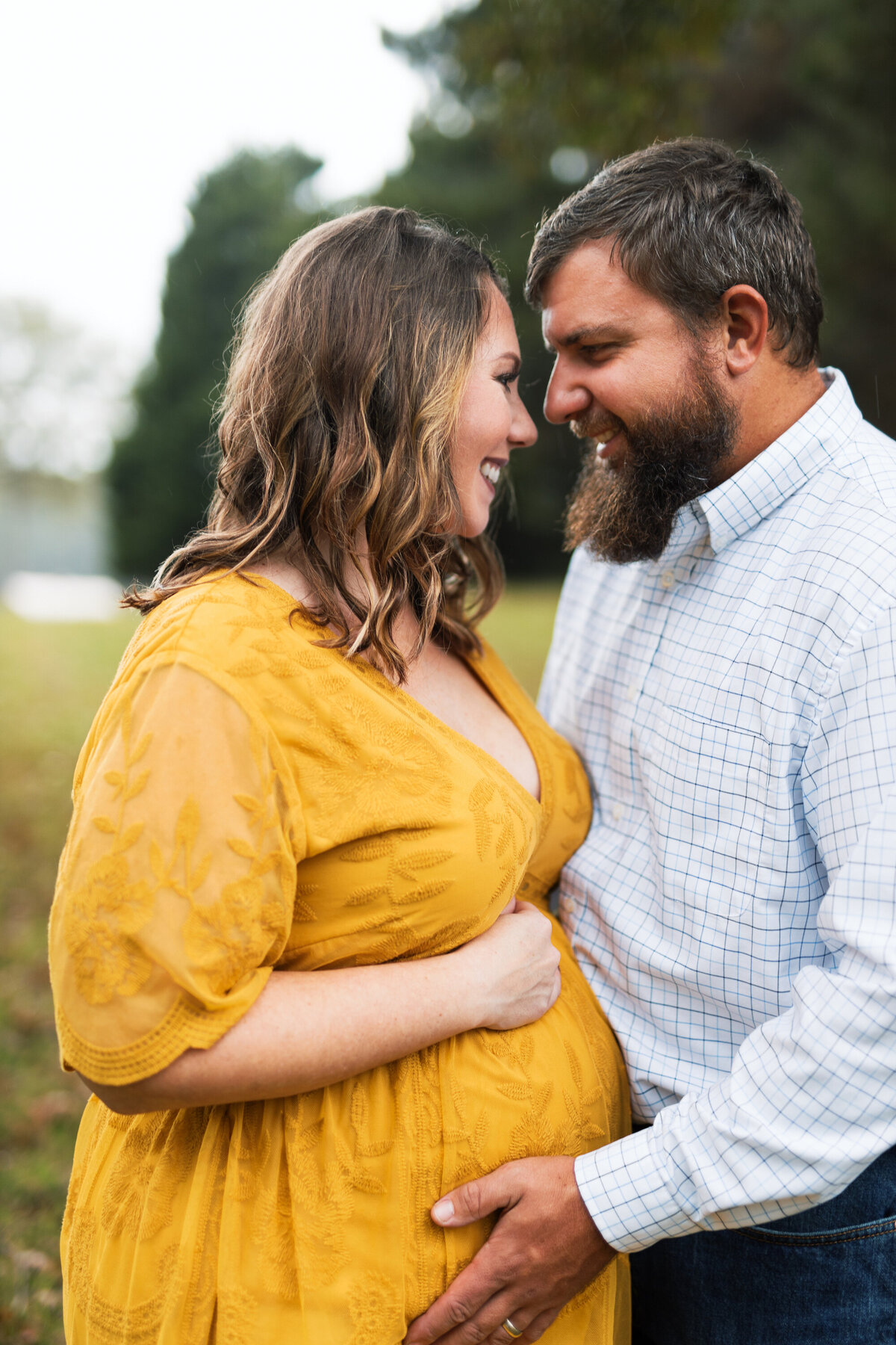 Sarah Limbert Photography Marietta, Georgia rainy maternity motherhood session