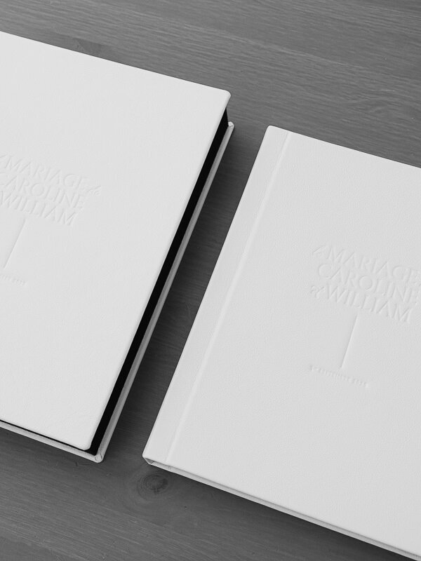 Exemple d’album photo design et minimaliste pour mariage élégant.