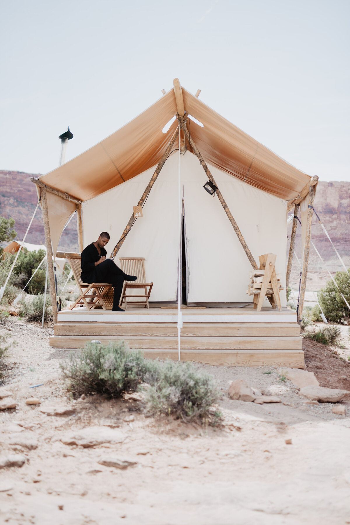 Utah Elopement Photographer captures teepee in Moab