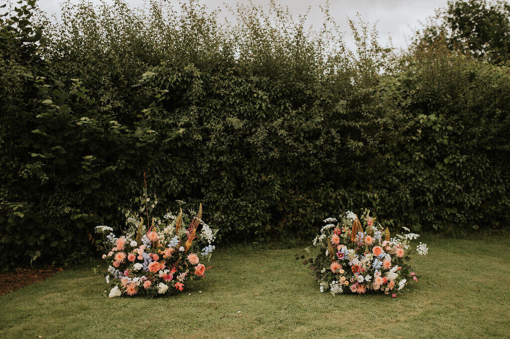 CEREMONY FLOWERS BROADFIELD COURT