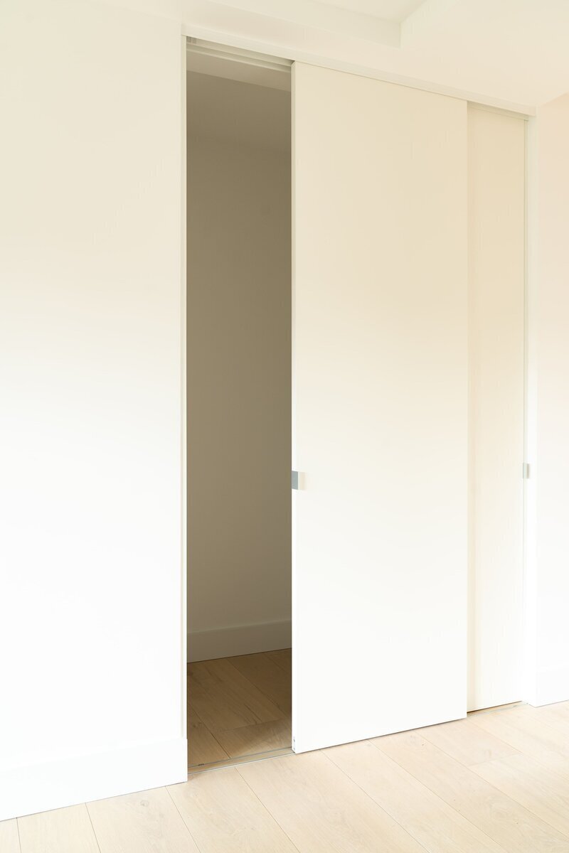 Von-Dach-bis-Keller-Schiebetuere-weiss