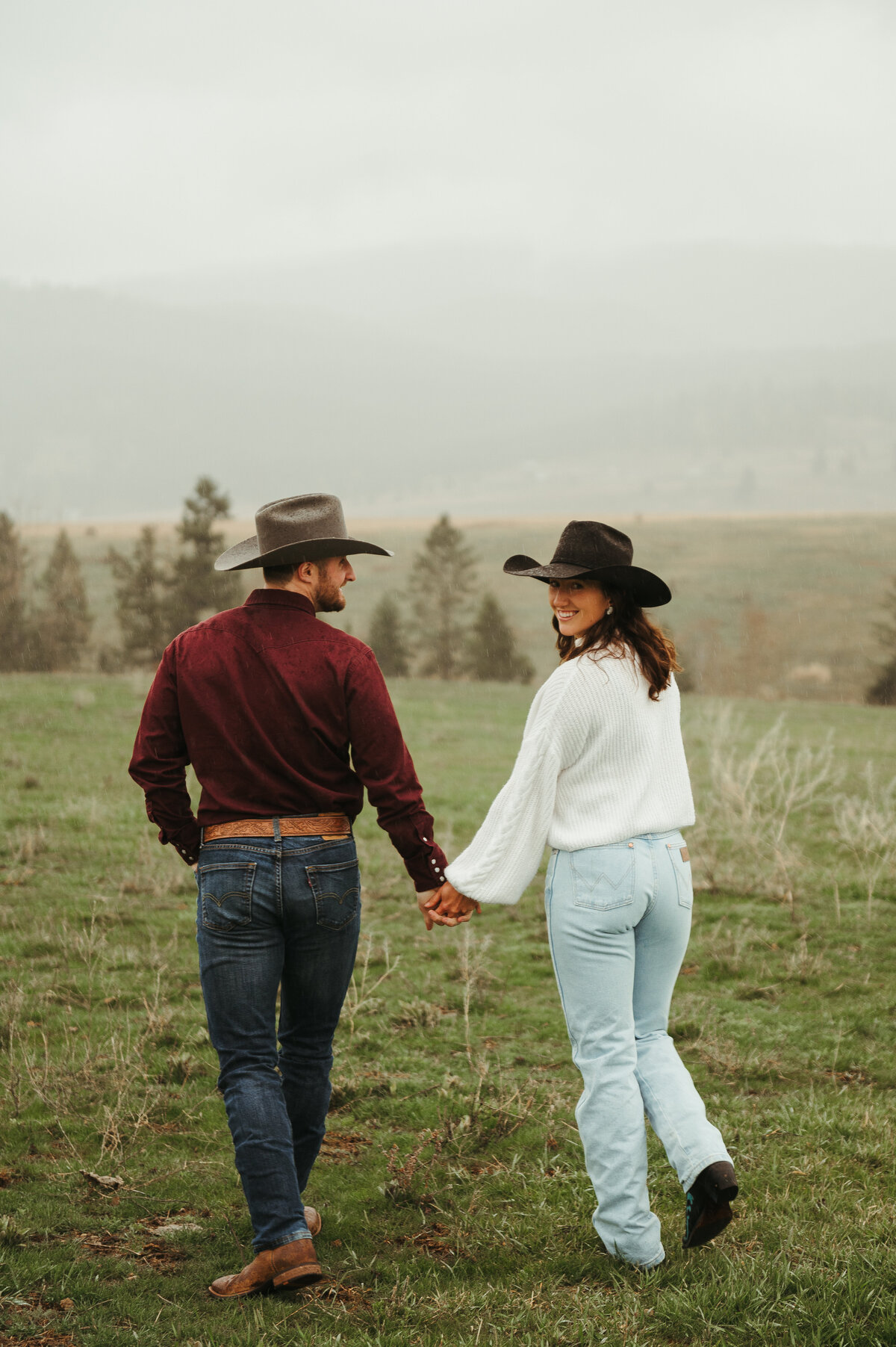 presley-gray-photo-montana-western-style-engagement-3271