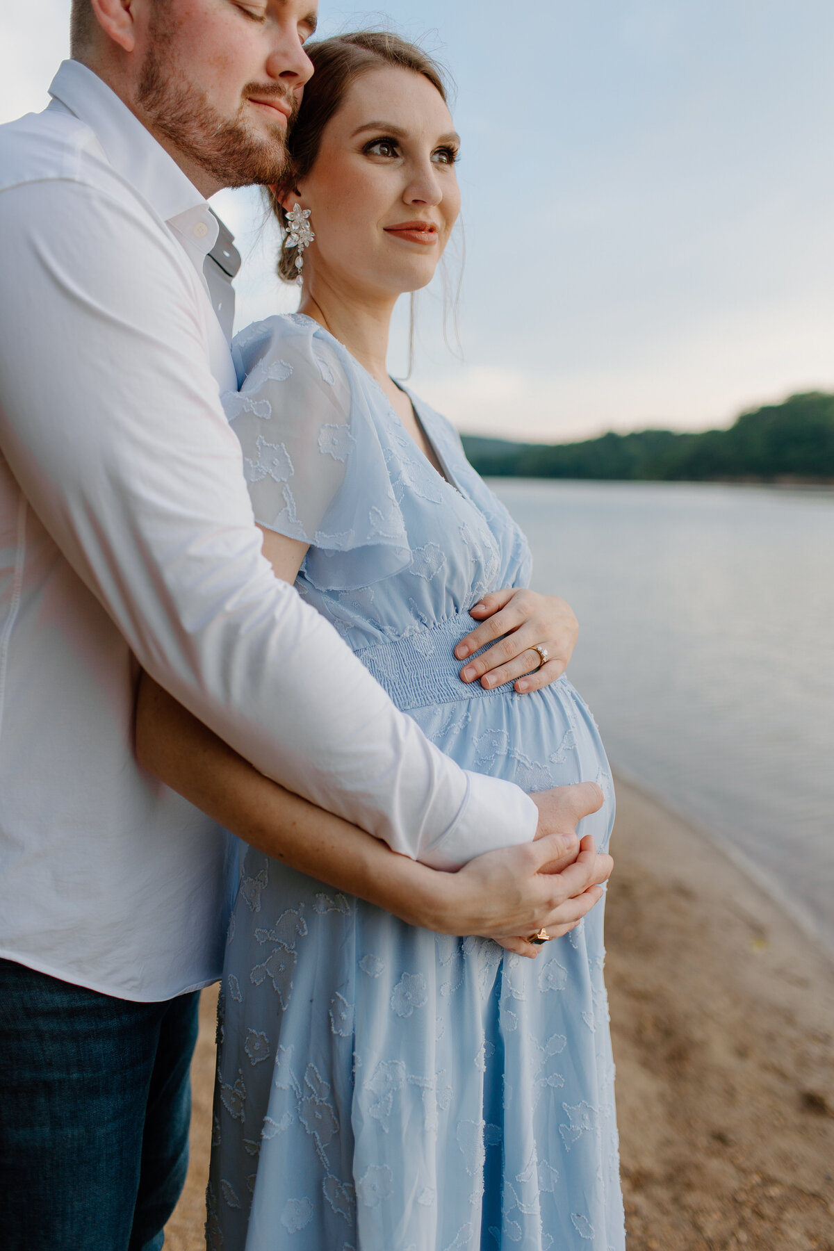 Documentary-Maternity-Session-at-Carvins-Cove-RJ-65