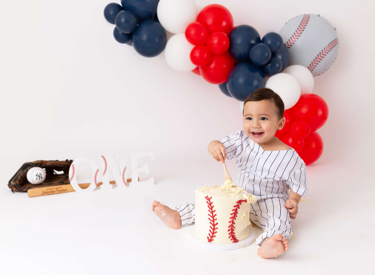 Baby boy baseball cake smash balloon garland  st Birthday Brooklyn NYC