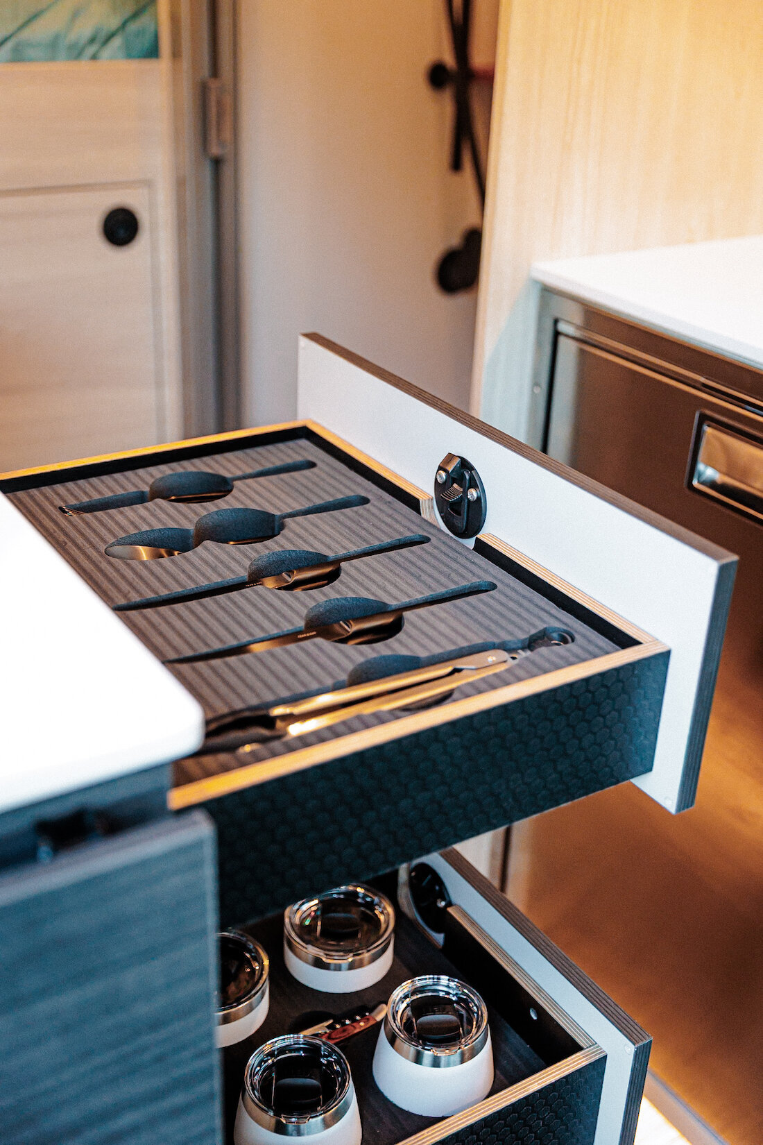 3_PawPrintsPitStops250918_BMV_SlowFastcreative_0734