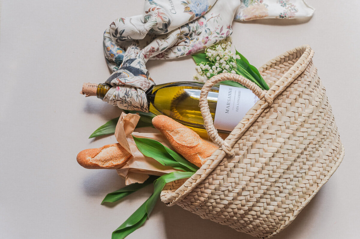 Engagement-shoot-picnic-in-France-1-10