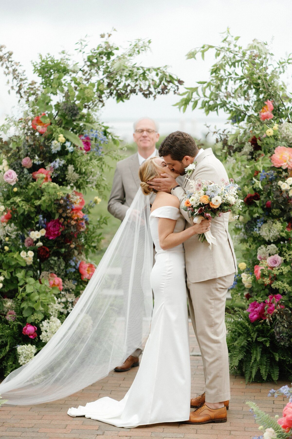 Wauwinet_Nantucket_Wedding_LevKuperman_059