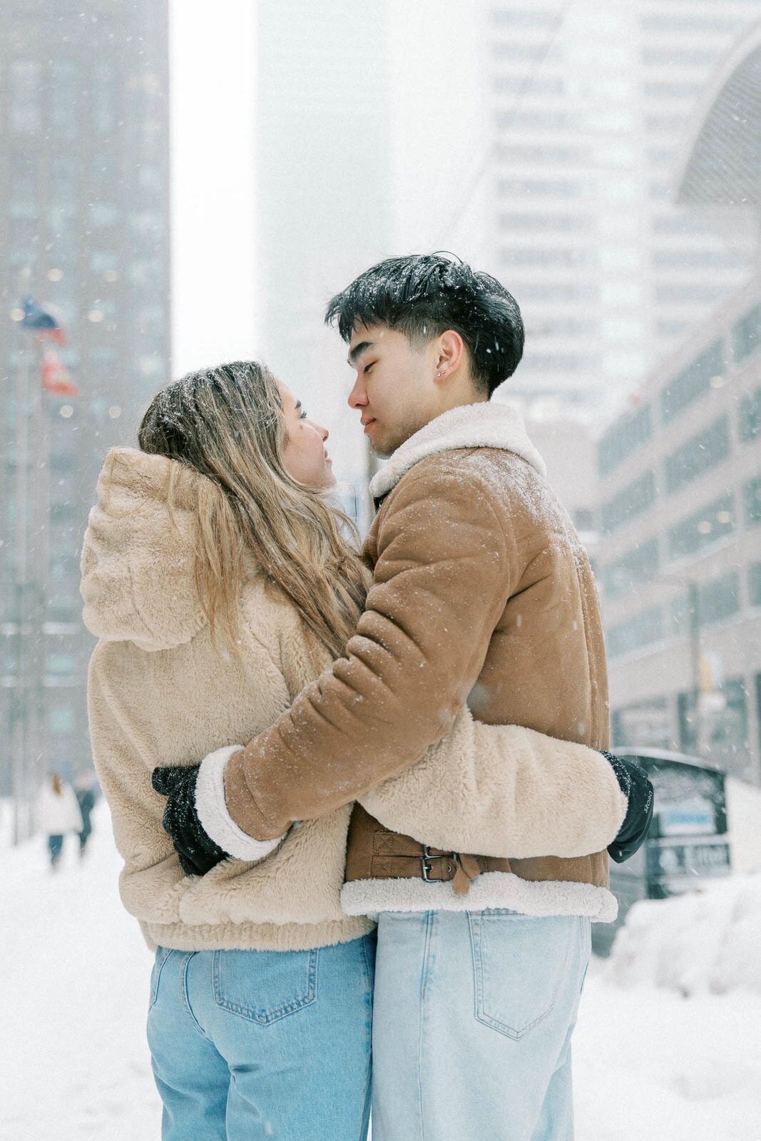 E10-Winter-snowy-engagement-photoshoot-in-Toronto-Zhan-and-Tina-2025-02-16-2500px-1053