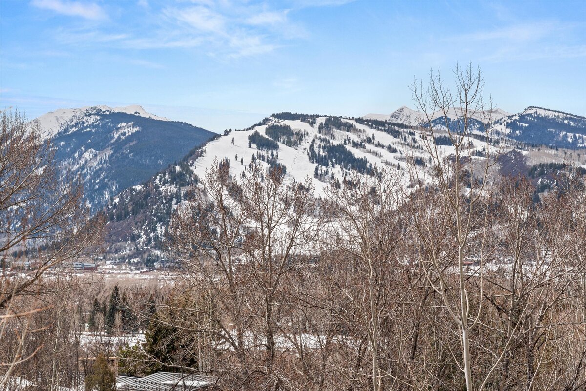 28-67-153HerronHollow_2503170067