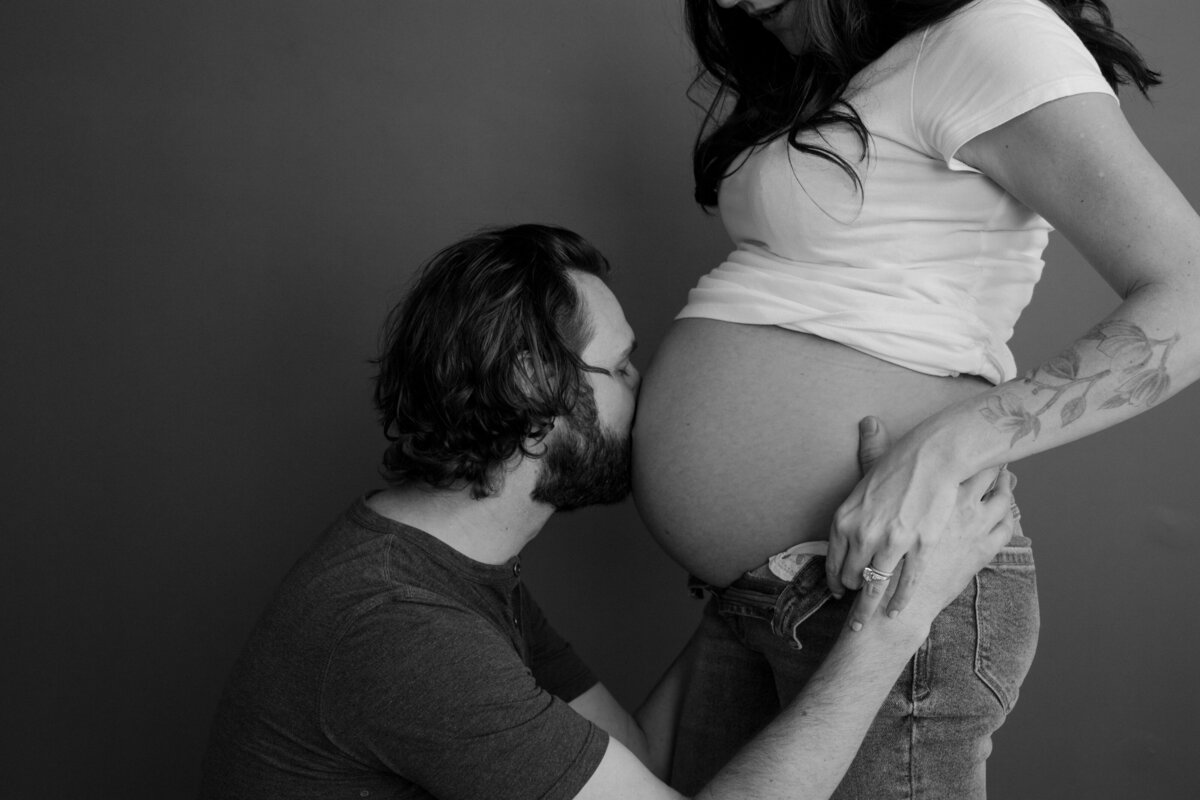 Tess and Zack Maternity_058