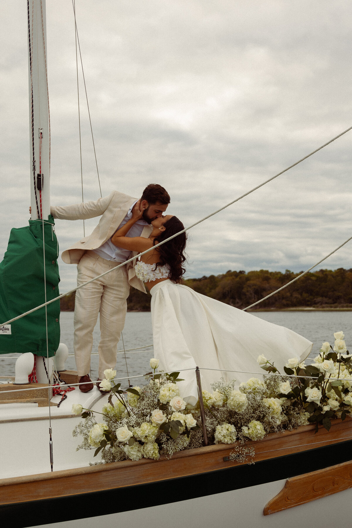 wilmington-sailboat-elopement-alex-leila-north-carolina-ocean-21