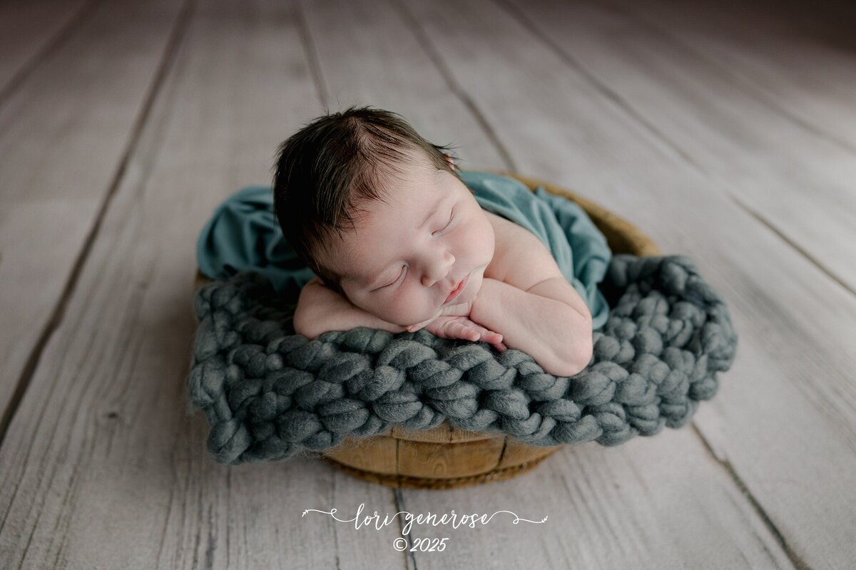 lehigh-valley-photographer-lg-photography-lori-generose-newborn-boy-coplay-pa