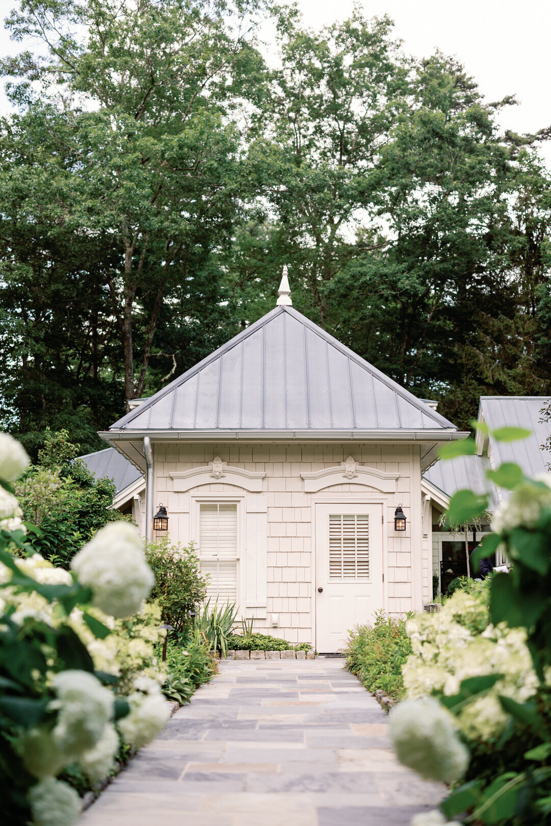 Highlands-North-Carolina-Old-Edwards-Inn-Wedding-0007
