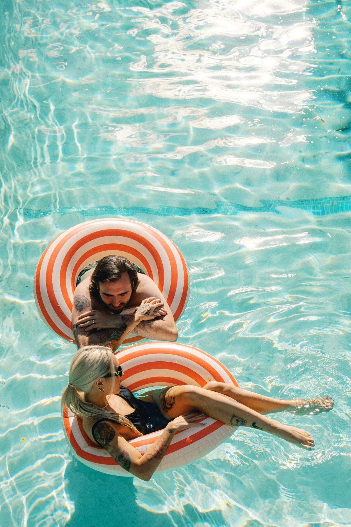 palm-springs-engagement-session-pool-aesthetic-183