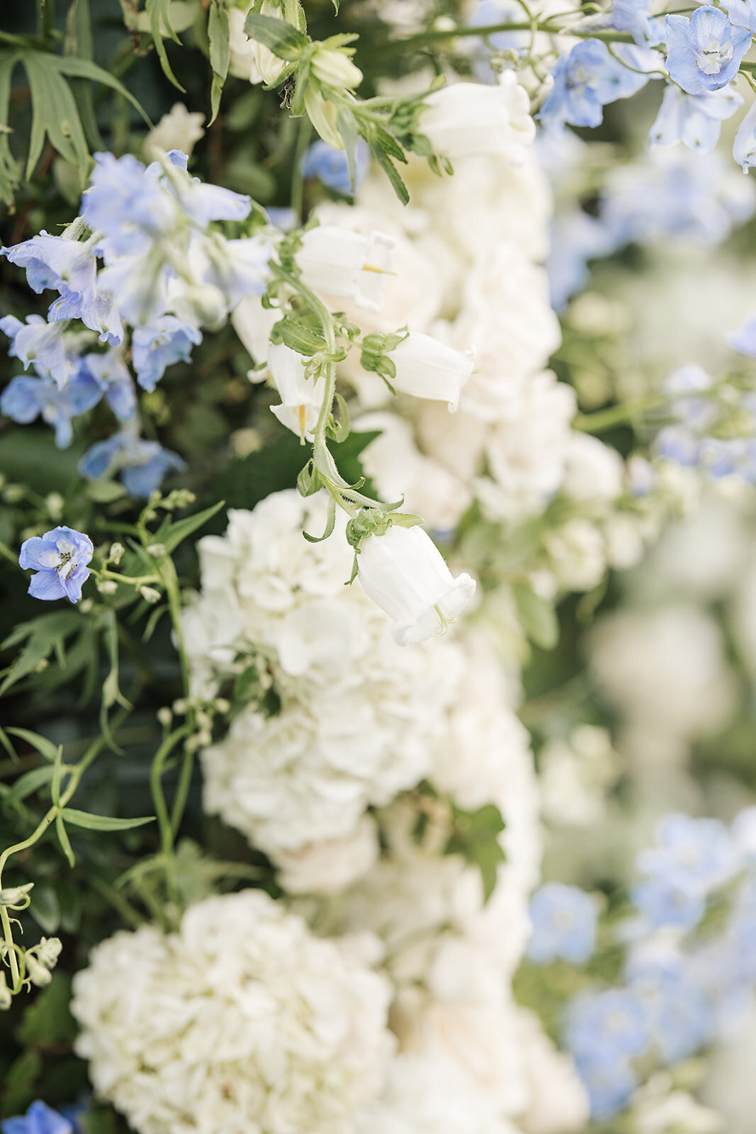 blue-and-white-wedding-flowers-jen-strunk-events