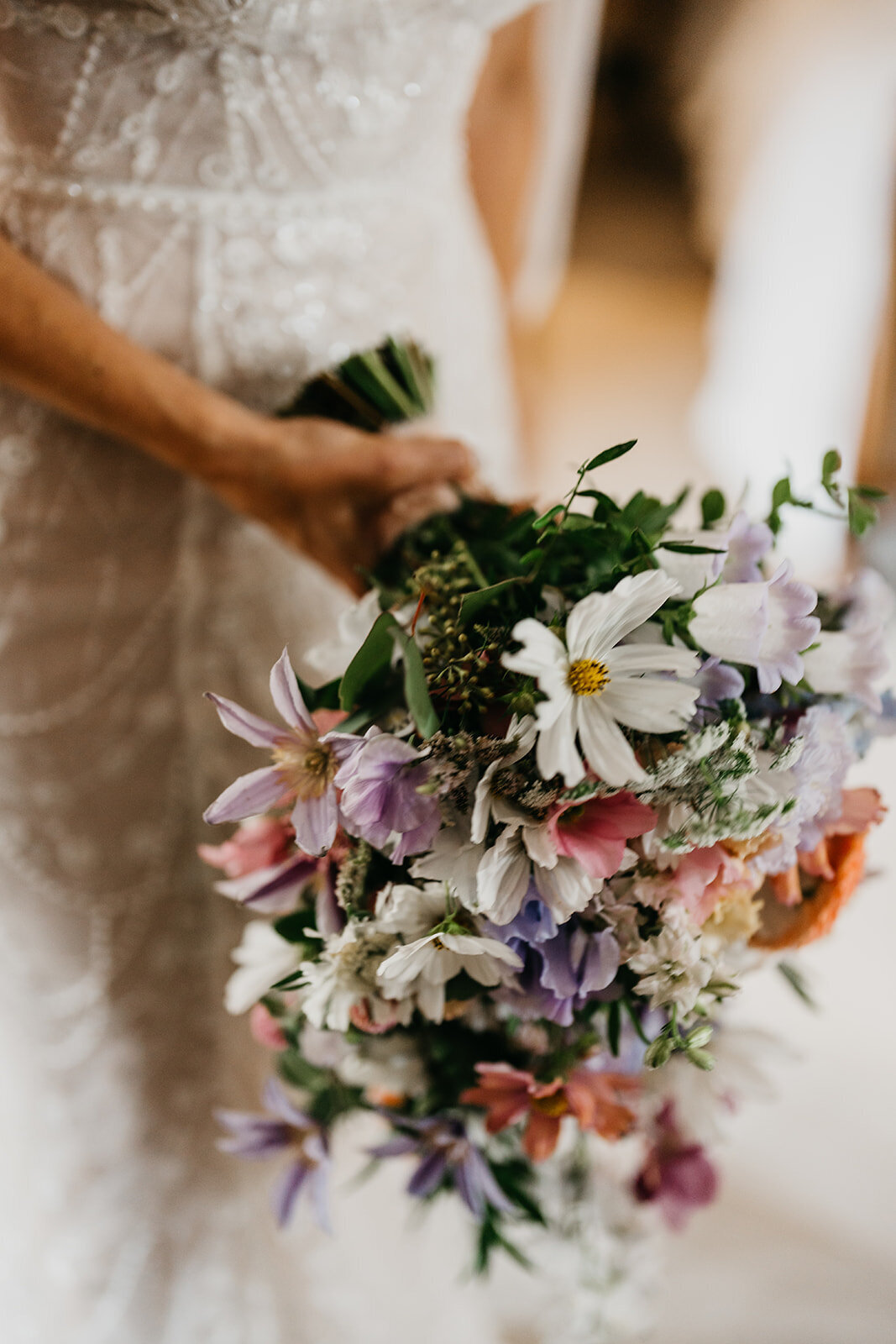 ISSY-AND-BELLA-WEDDING-FLORIST-HEREFORDSHIRE-DEWSALL-COURT9