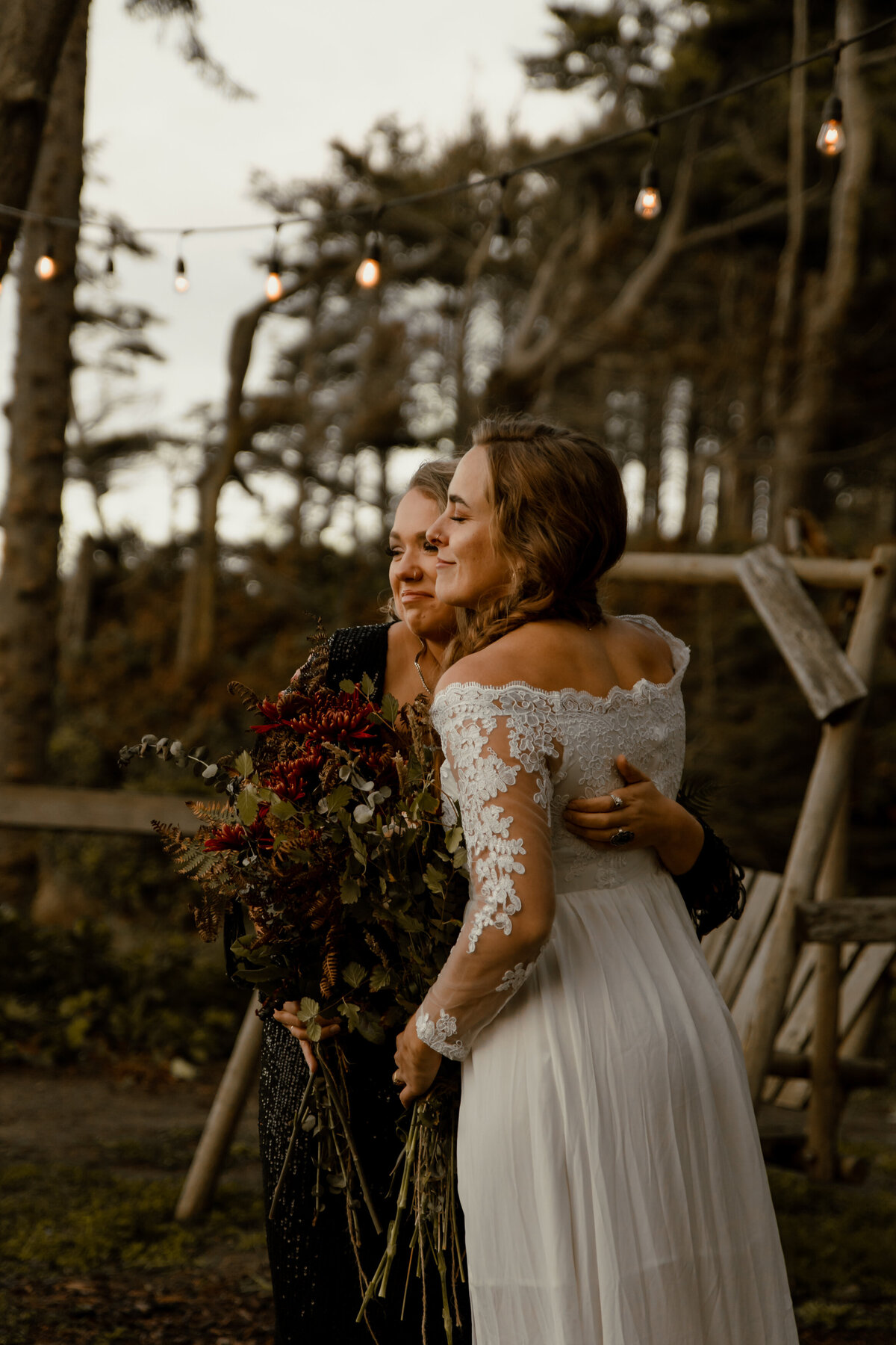 Duluth-MN-Elopement-Photographer-Roots-Revival-9987