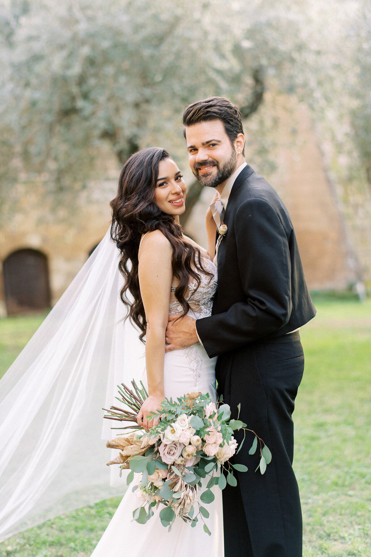 Maïlys Fortune Photography Husband Wife Wedding Weddings Photography France Switzerland Italy Timeless Dreamy Imagery Bilingual French English Destination Weddings Destination Wedding Provence French Riviera Paris Lake Como Tuscany119