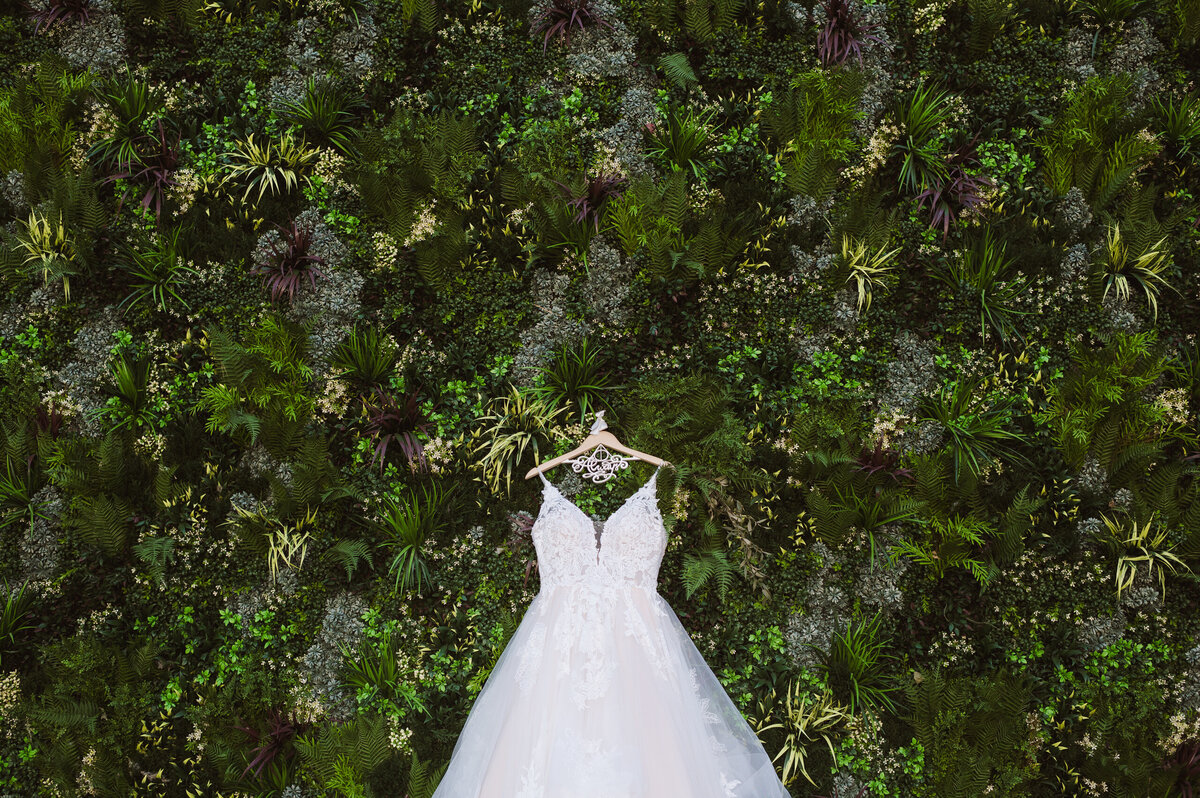 whimsical-wedding-photographer-nj-by-suess-moments-at-the-perona-farms-refinery