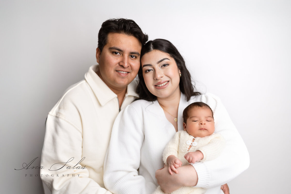 Newborn-Photographer-Edmonton-59