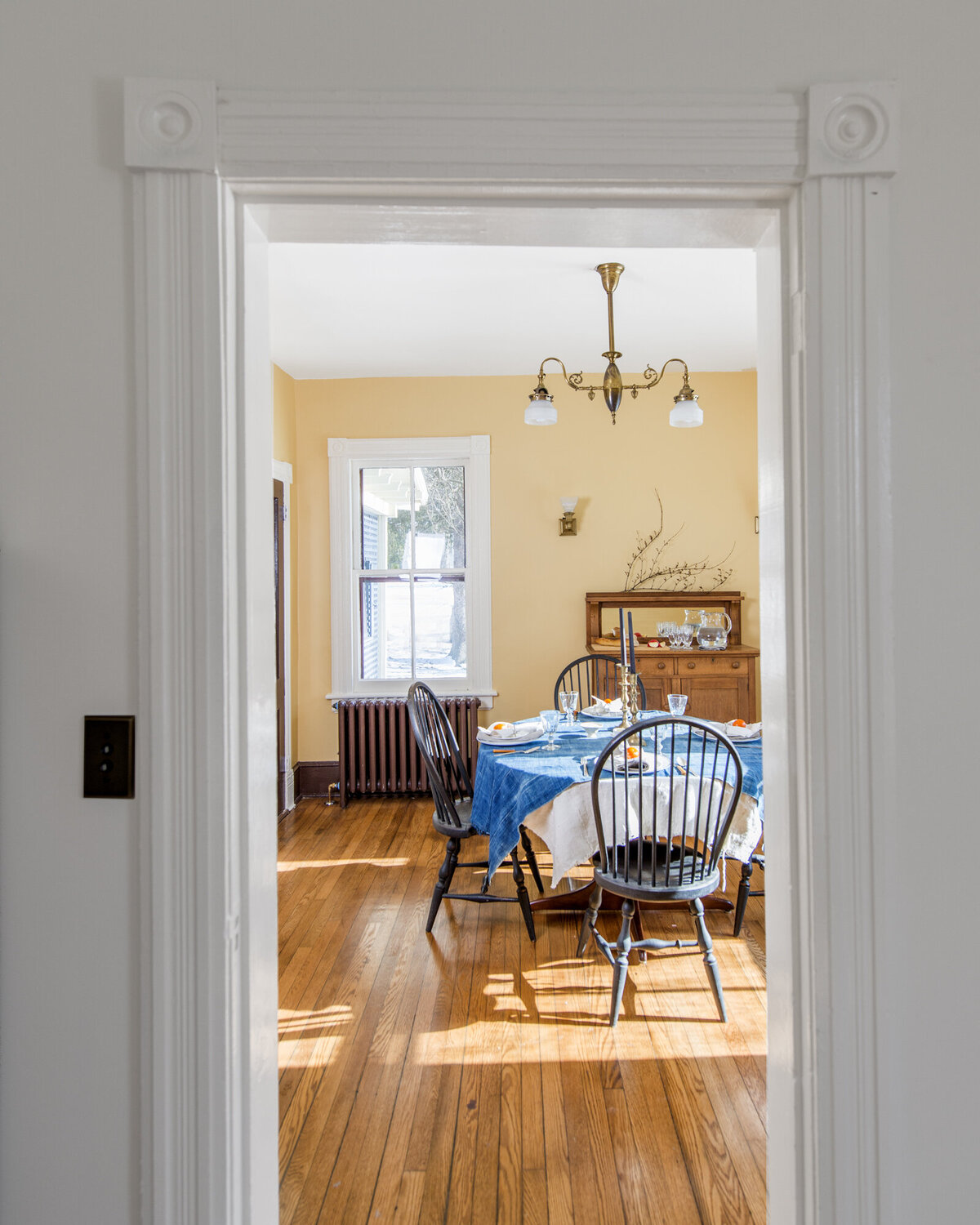 Yellow dinning room mt house_(1)