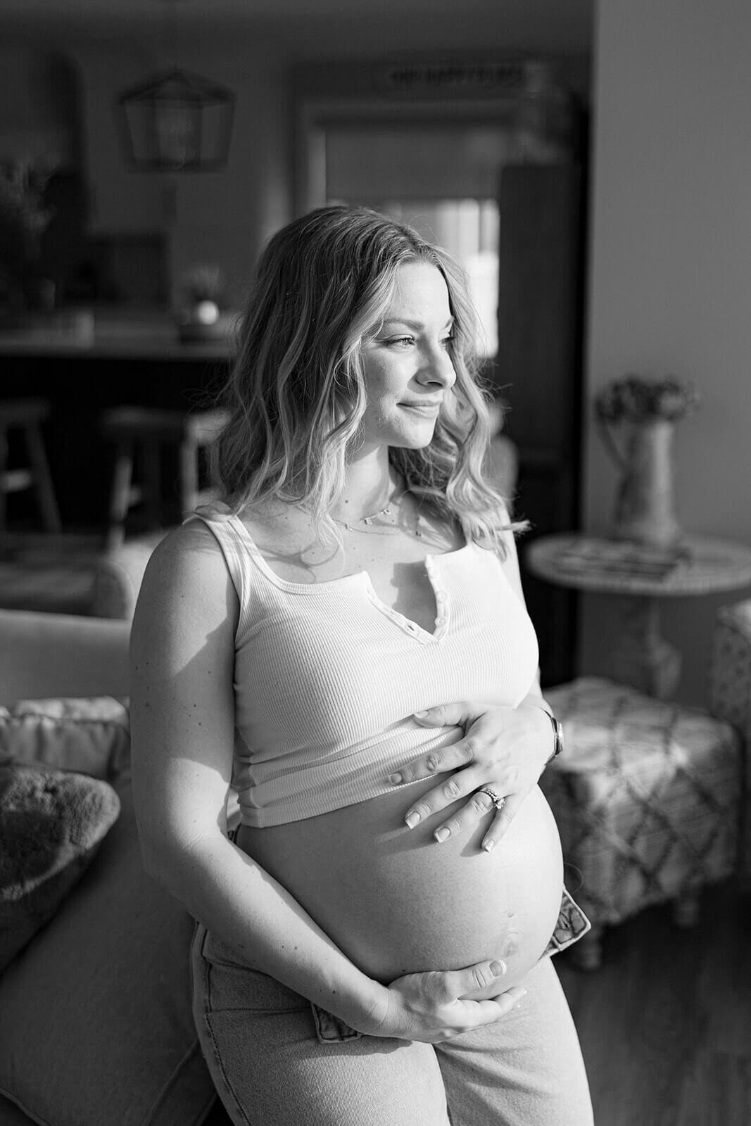 At home maternity session in the Finger Lakes